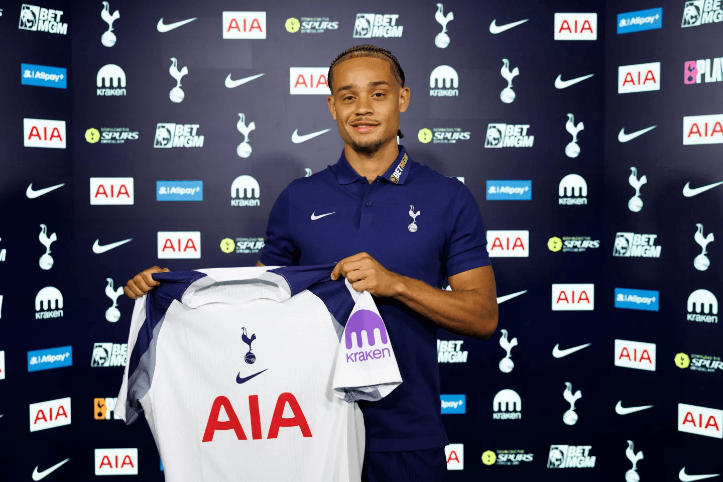 场下热衷电 场下热衷电