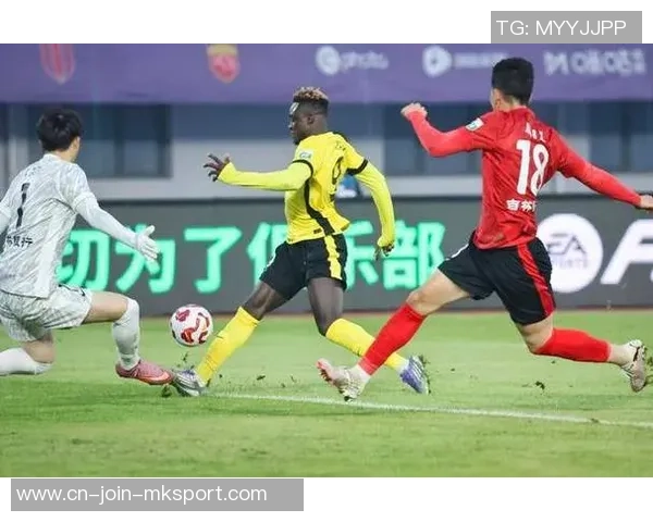 中超第16轮鲁能主场迎战北京人和争夺关键三分之战